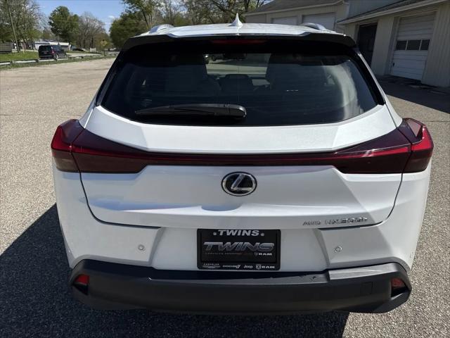2025 Lexus 300 Premium