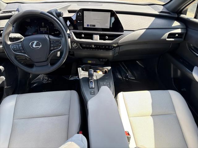 2025 Lexus 300 Premium