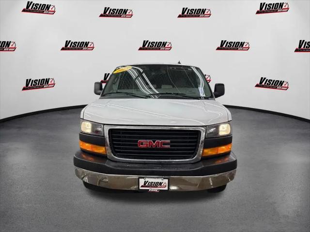 2025 GMC Savana Passenger RWD 3500 Extended Wheelbase LT