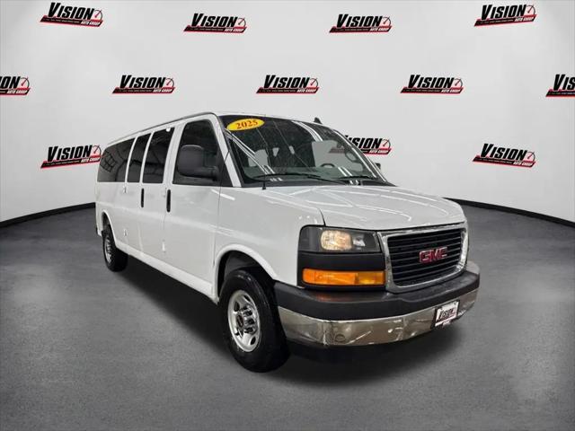 2025 GMC Savana Passenger RWD 3500 Extended Wheelbase LT