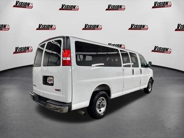 2025 GMC Savana Passenger RWD 3500 Extended Wheelbase LT