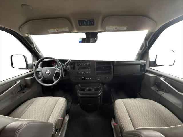 2025 GMC Savana Passenger RWD 3500 Extended Wheelbase LT