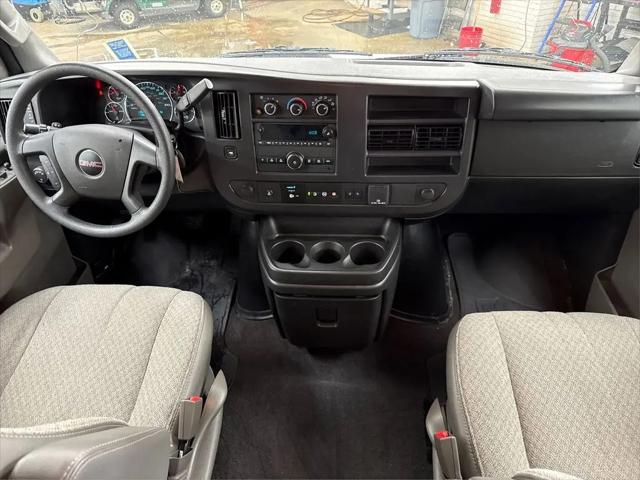 2025 GMC Savana Passenger RWD 3500 Extended Wheelbase LT