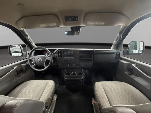 2025 GMC Savana Passenger RWD 3500 Extended Wheelbase LT