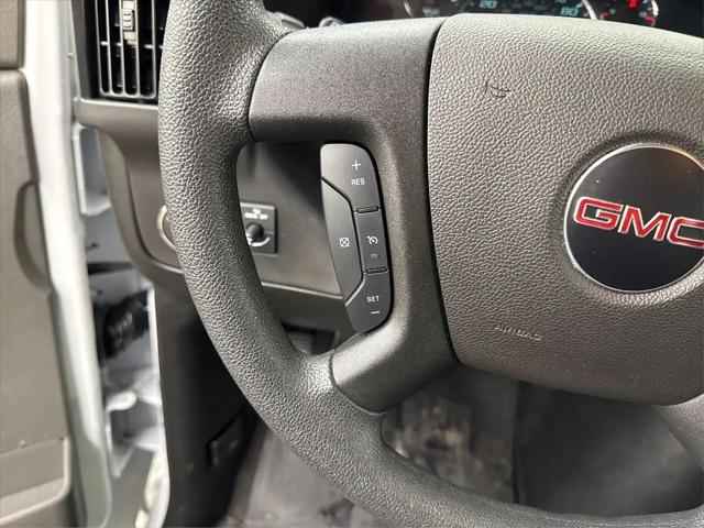 2025 GMC Savana Passenger RWD 3500 Extended Wheelbase LT