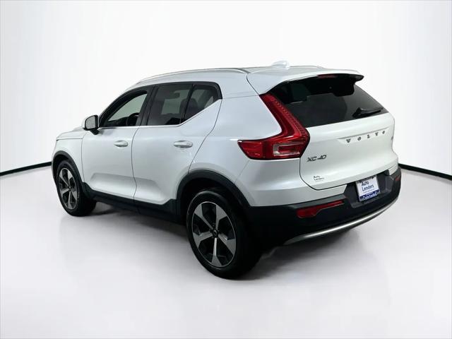 2023 Volvo XC40 B5 Plus Bright Theme