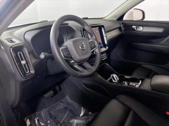 2023 Volvo XC40 B5 Plus Bright Theme