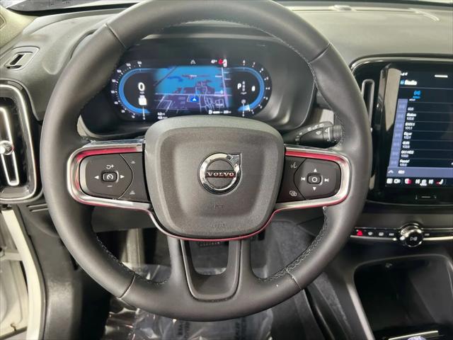 2023 Volvo XC40 B5 Plus Bright Theme