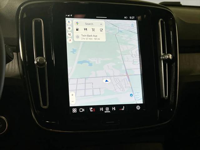 2023 Volvo XC40 B5 Plus Bright Theme