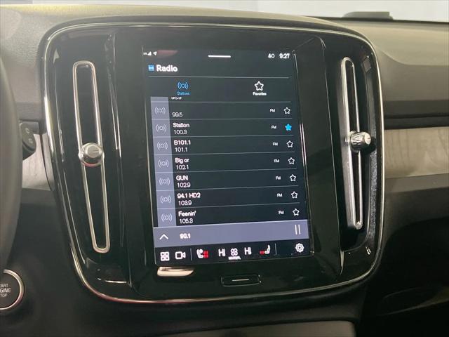 2023 Volvo XC40 B5 Plus Bright Theme