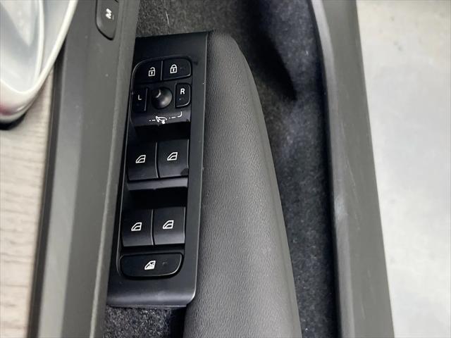 2023 Volvo XC40 B5 Plus Bright Theme