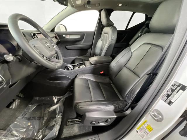2023 Volvo XC40 B5 Plus Bright Theme