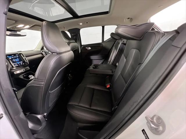 2023 Volvo XC40 B5 Plus Bright Theme