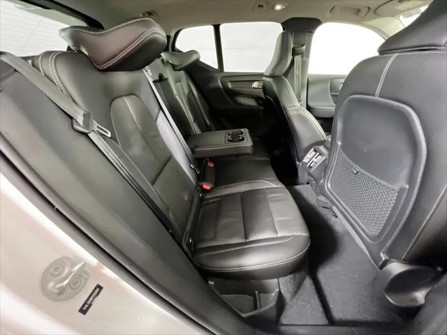 2023 Volvo XC40 B5 Plus Bright Theme