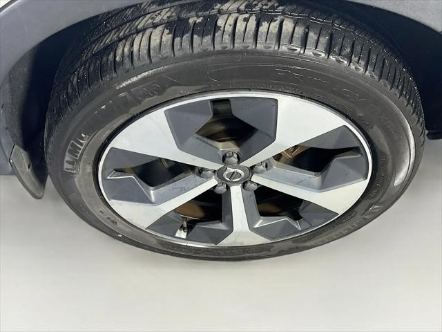 2023 Volvo XC40 B5 Plus Bright Theme