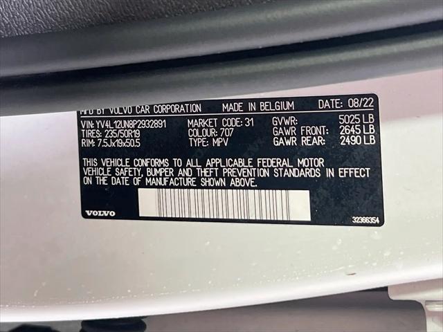 2023 Volvo XC40 B5 Plus Bright Theme