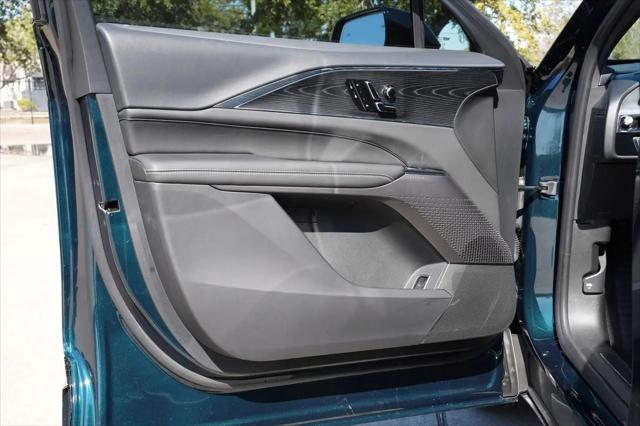 2026 Cadillac iQ Luxury AWD