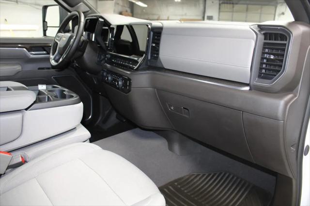 2025 Chevrolet Silverado 2500HD 4WD Crew Cab Standard Bed LT