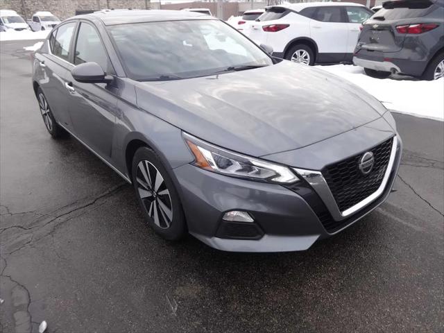 2022 Nissan Altima SV FWD for sale near Hamilton, OH