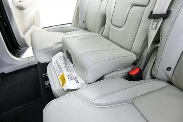 2026 Volvo XC90 Ultra, B6 AWD Gas (mild hybrid), Gasoline, Bright, 7 Seats