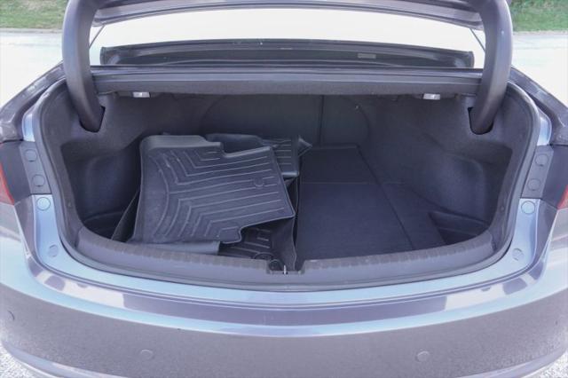 2017 Acura TLX w/Technology Package