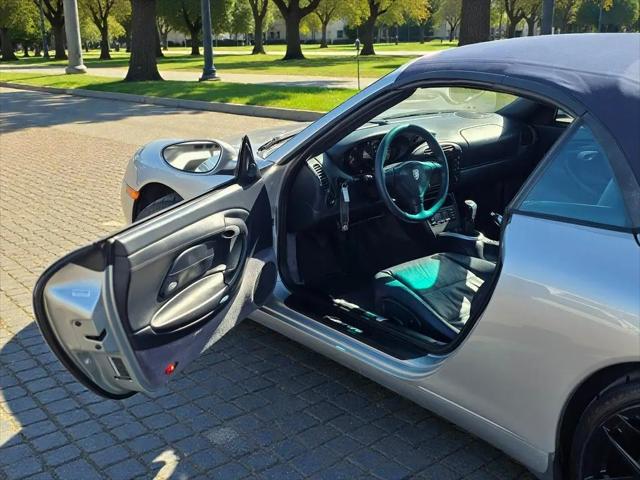 2000 Porsche 911 911 Carrera 4