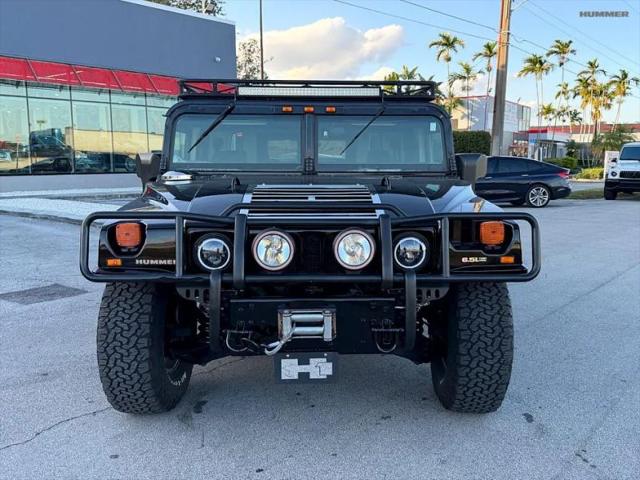 2004 HUMMER H1 Enclosed
