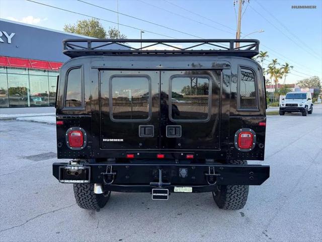 2004 HUMMER H1 Enclosed