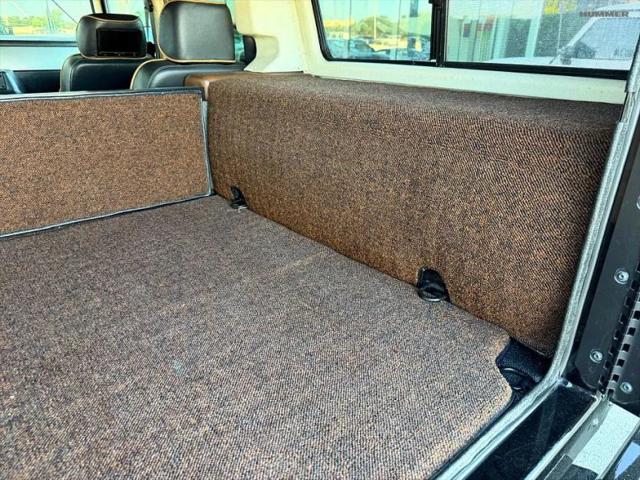 2004 HUMMER H1 Enclosed