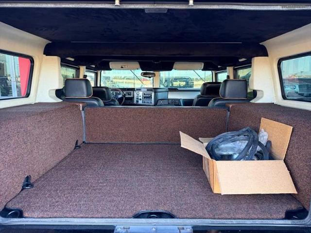 2004 HUMMER H1 Enclosed