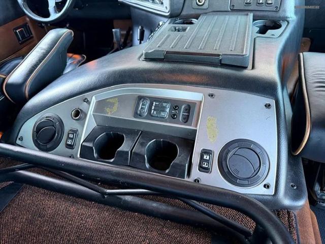 2004 HUMMER H1 Enclosed