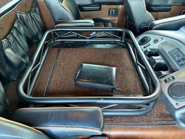 2004 HUMMER H1 Enclosed