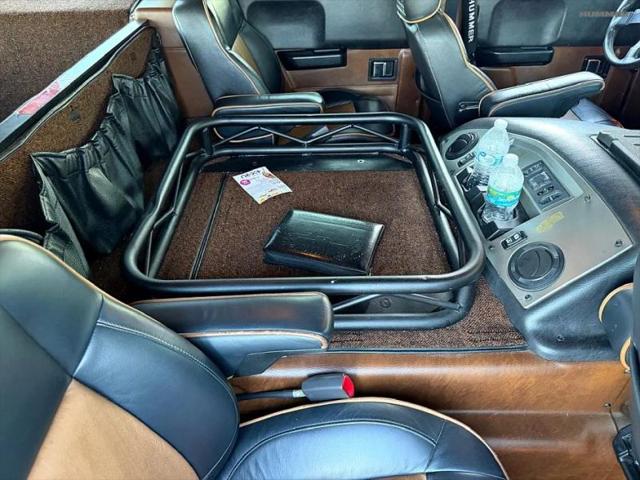 2004 HUMMER H1 Enclosed