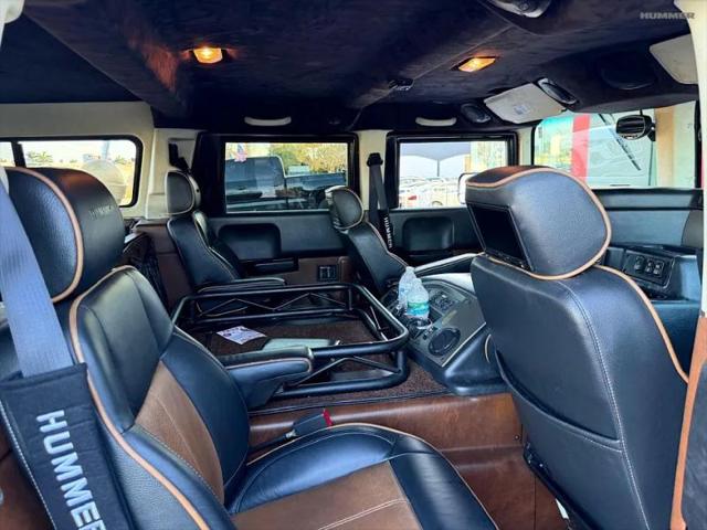 2004 HUMMER H1 Enclosed