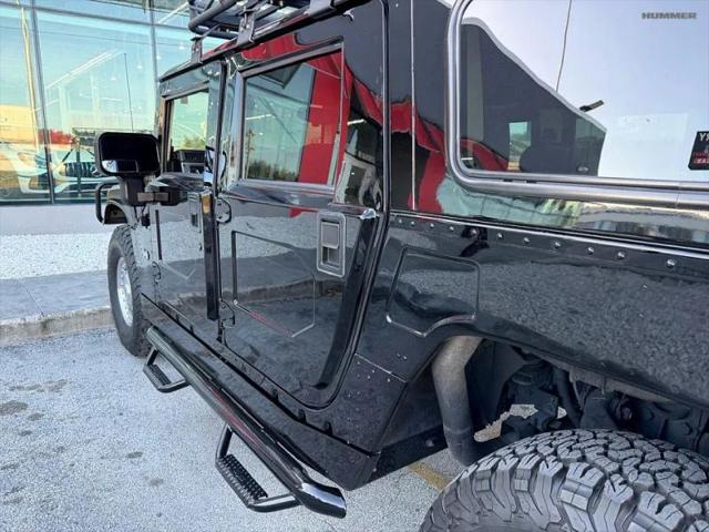2004 HUMMER H1 Enclosed