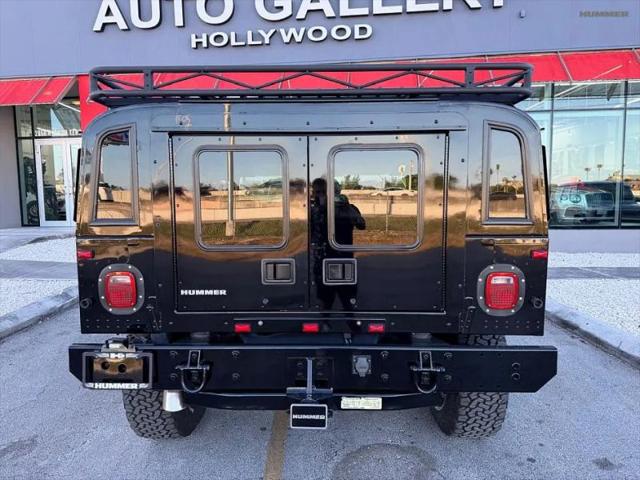 2004 HUMMER H1 Enclosed