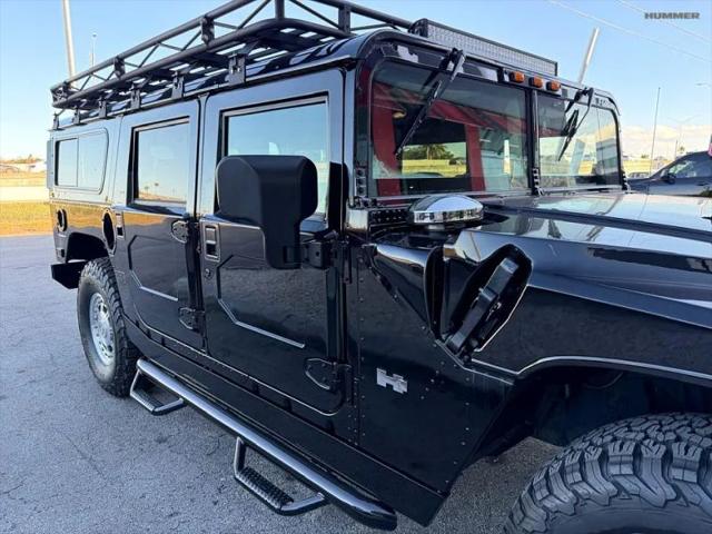 2004 HUMMER H1 Enclosed