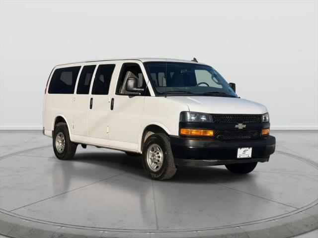 2022 Chevrolet Express Passenger RWD 2500 Regular Wheelbase LS for sale in Amityville, NY
