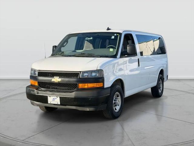 2022 Chevrolet Express Passenger RWD 2500 Regular Wheelbase LS