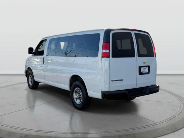 2022 Chevrolet Express Passenger RWD 2500 Regular Wheelbase LS