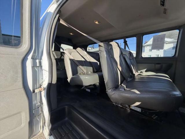 2022 Chevrolet Express Passenger RWD 2500 Regular Wheelbase LS
