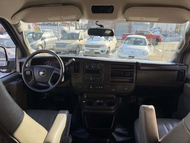 2022 Chevrolet Express Passenger RWD 2500 Regular Wheelbase LS