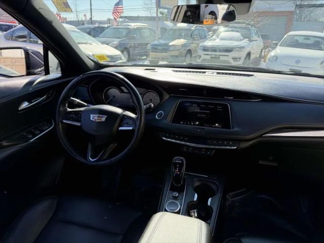 2023 Cadillac XT4 AWD Luxury