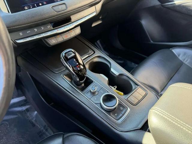 2023 Cadillac XT4 AWD Luxury