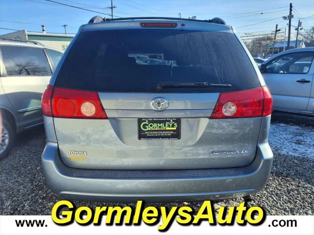 2009 Toyota Sienna LE