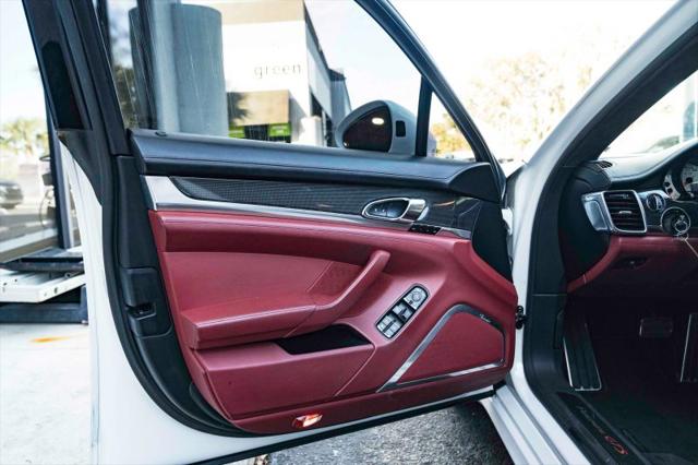 2016 Porsche Panamera GTS