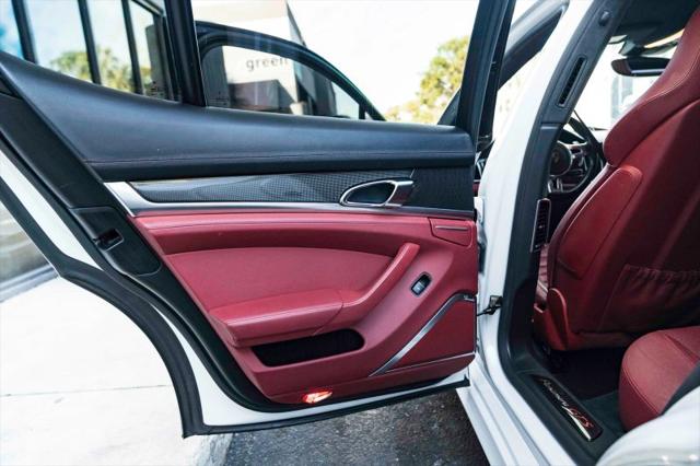 2016 Porsche Panamera GTS