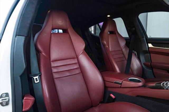 2016 Porsche Panamera GTS