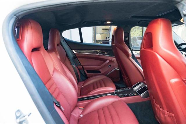 2016 Porsche Panamera GTS