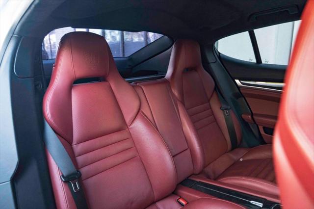 2016 Porsche Panamera GTS